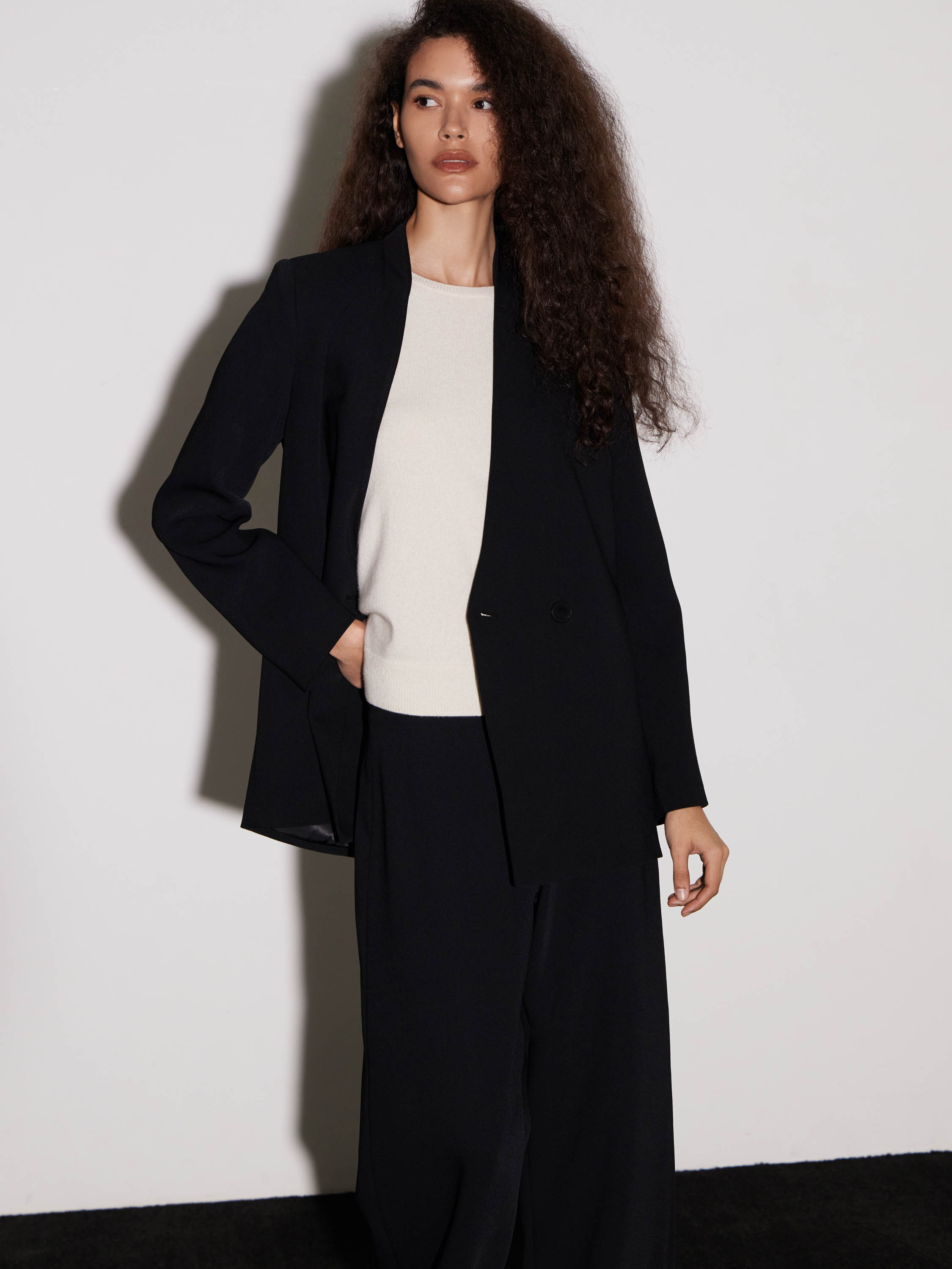 Жакет двубортный без лацканов Жакет двубортный без лацканов