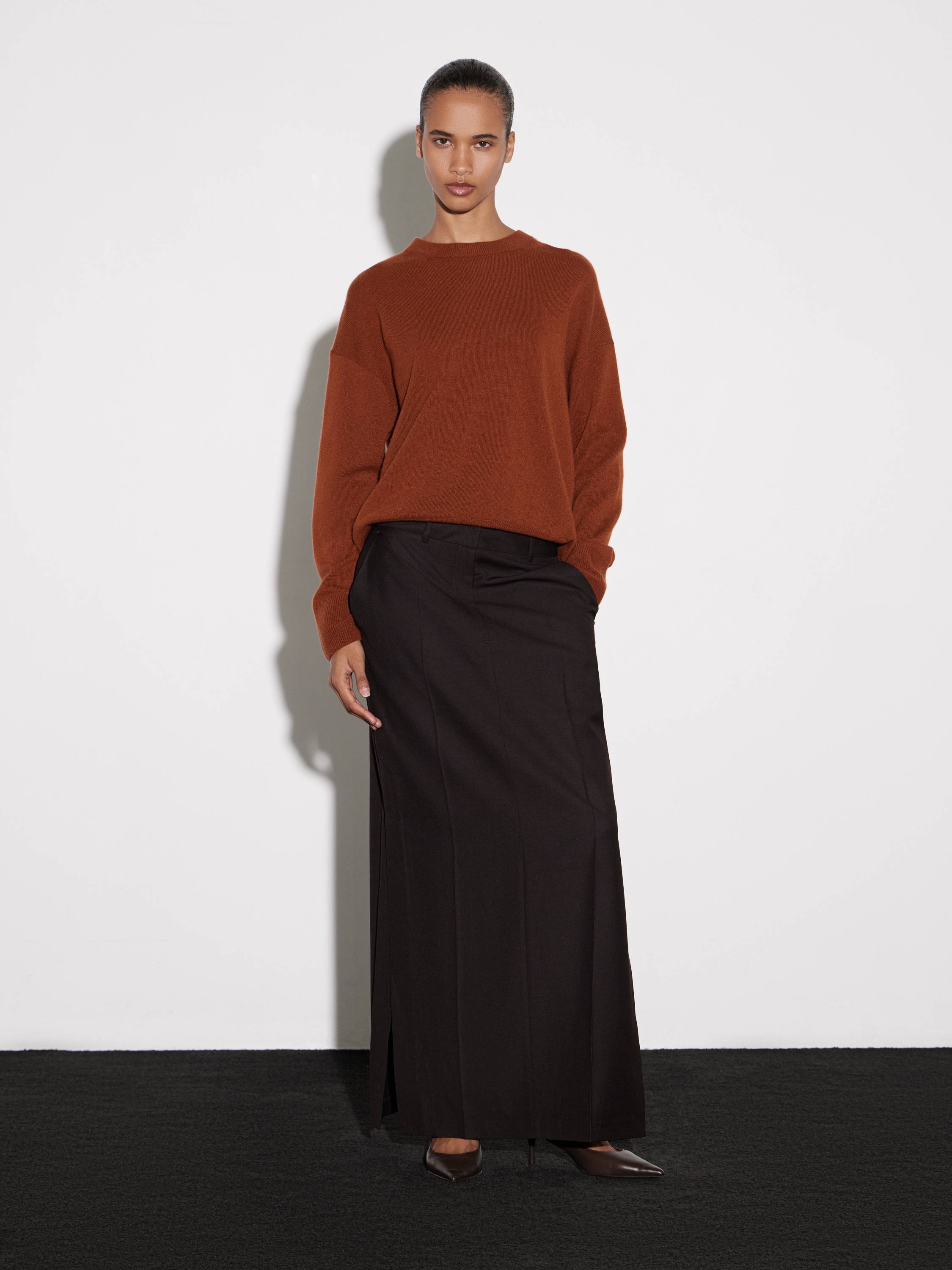 Джемпер трикотажный из кашемира Джемпер трикотажный из кашемира