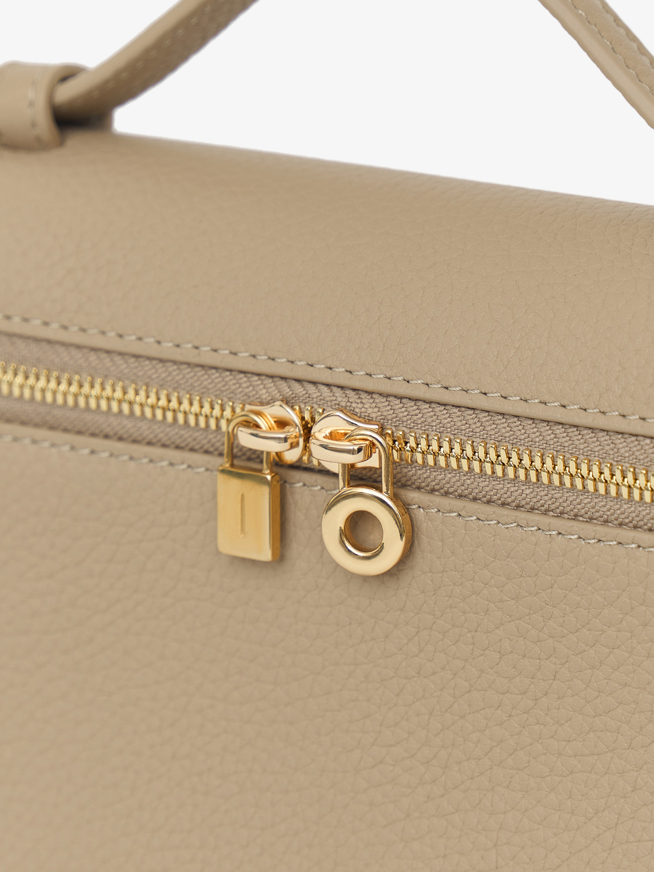 Сумка мини из натуральной кожи Сумка мини из натуральной кожи