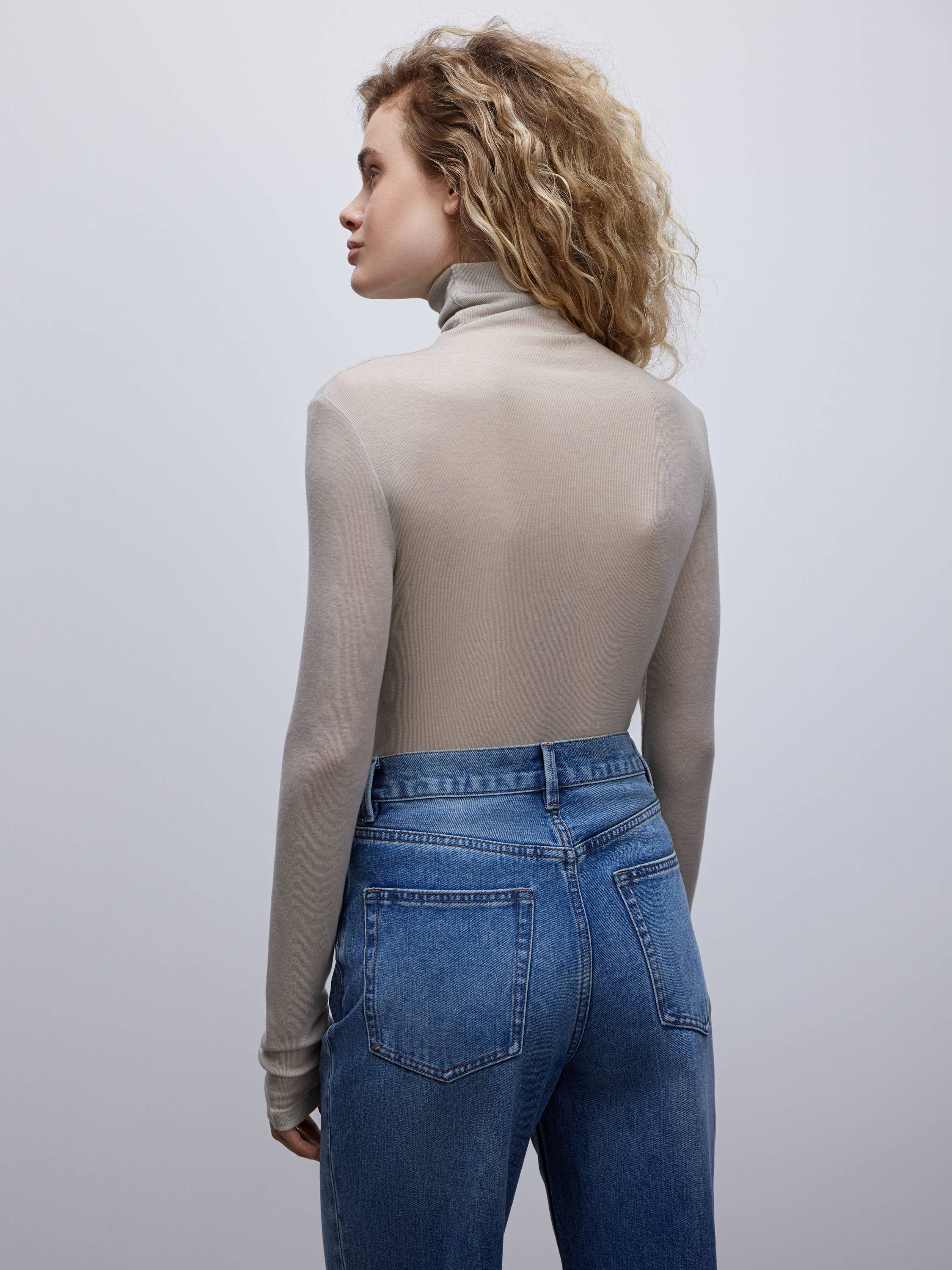 Водолазка из полупрозрачного трикотажа Водолазка из полупрозрачного трикотажа