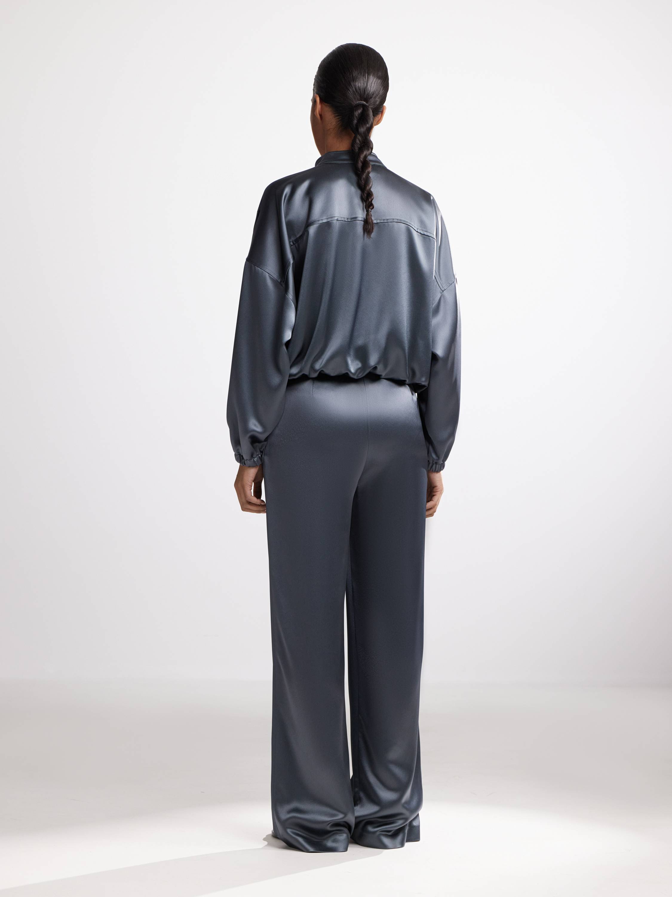 Брюки свободного кроя с защипами Брюки свободного кроя с защипами