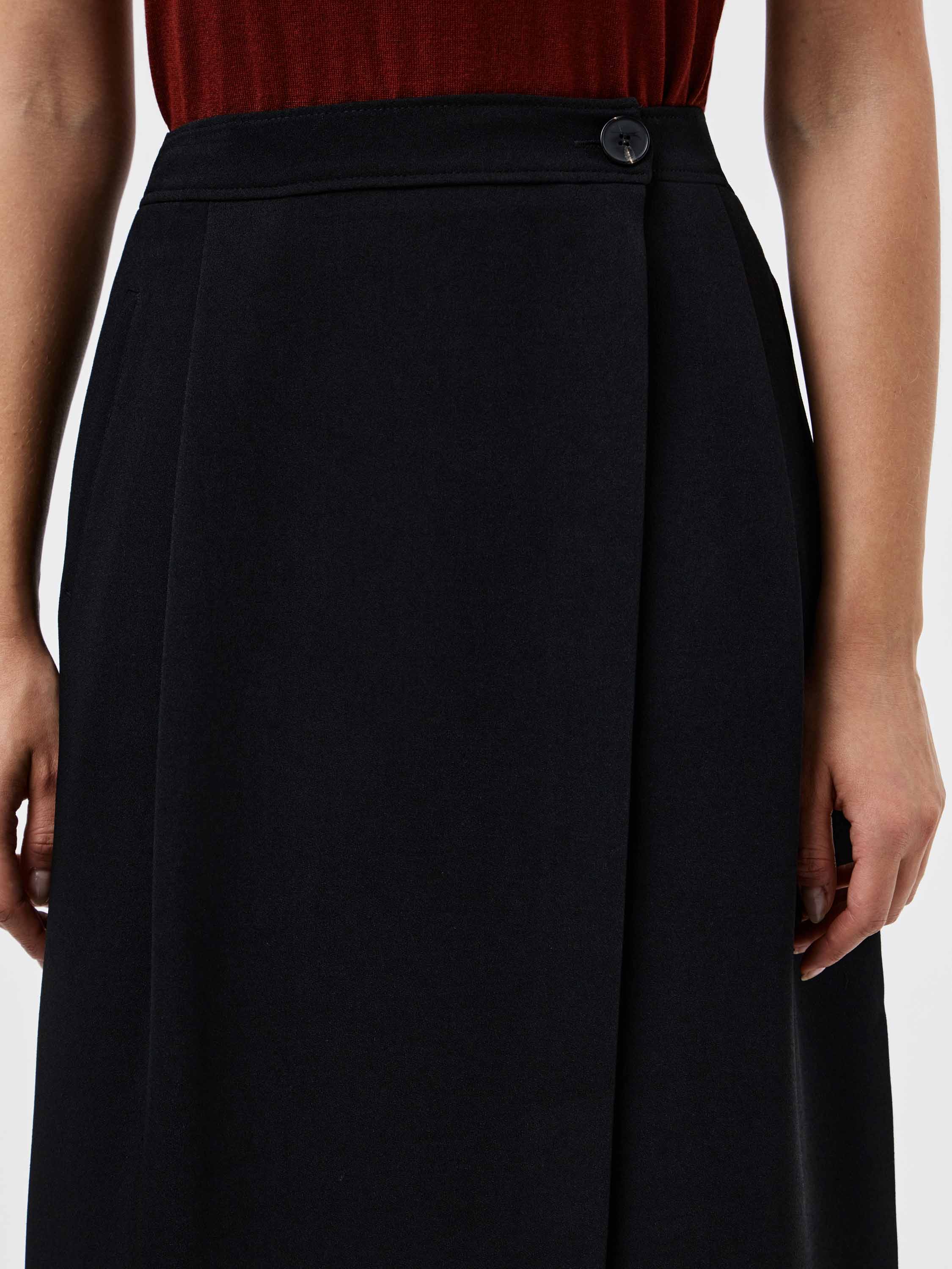 Юбка макси из костюмной ткани Юбка макси из костюмной ткани