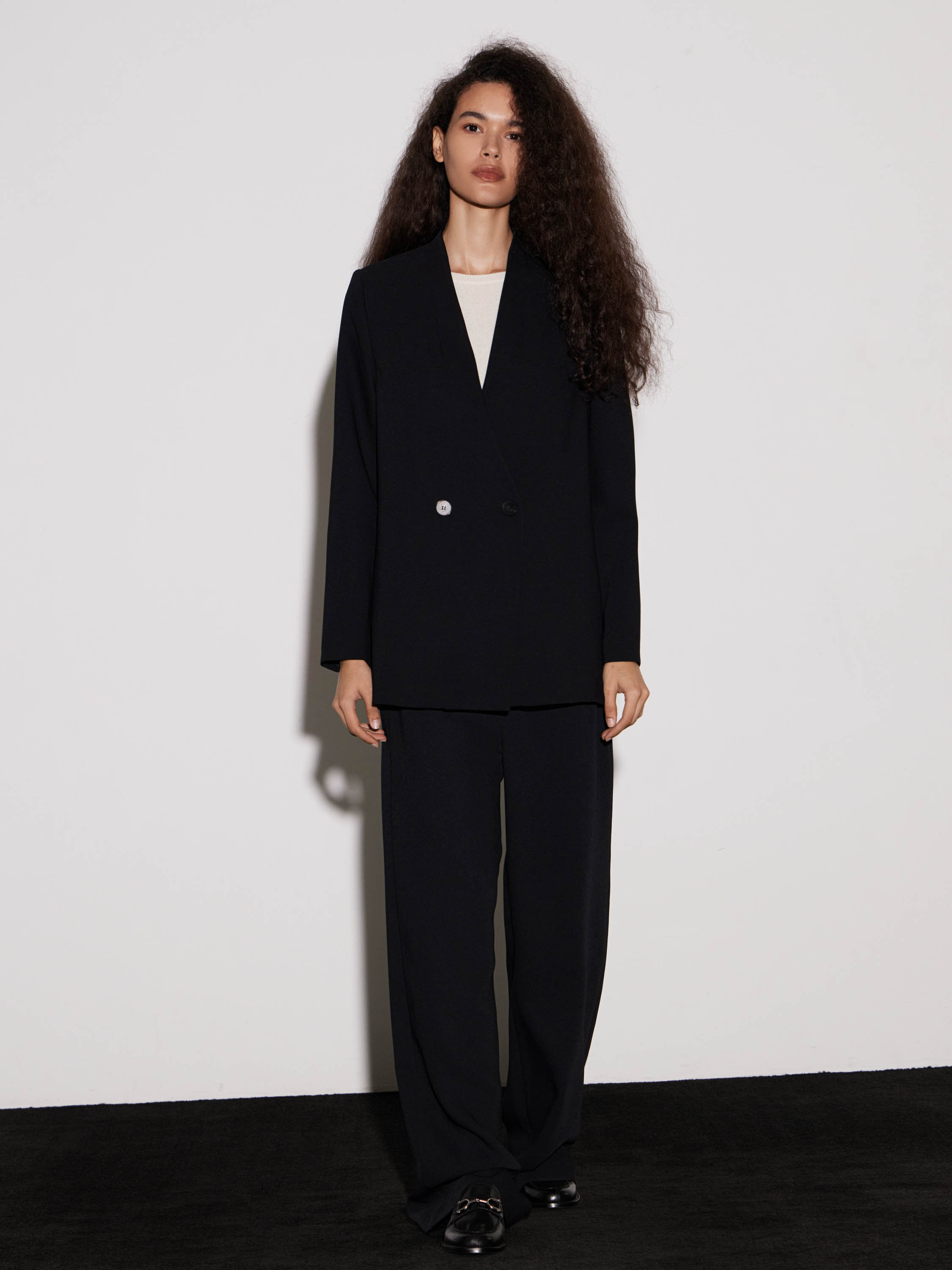 Жакет двубортный без лацканов Жакет двубортный без лацканов