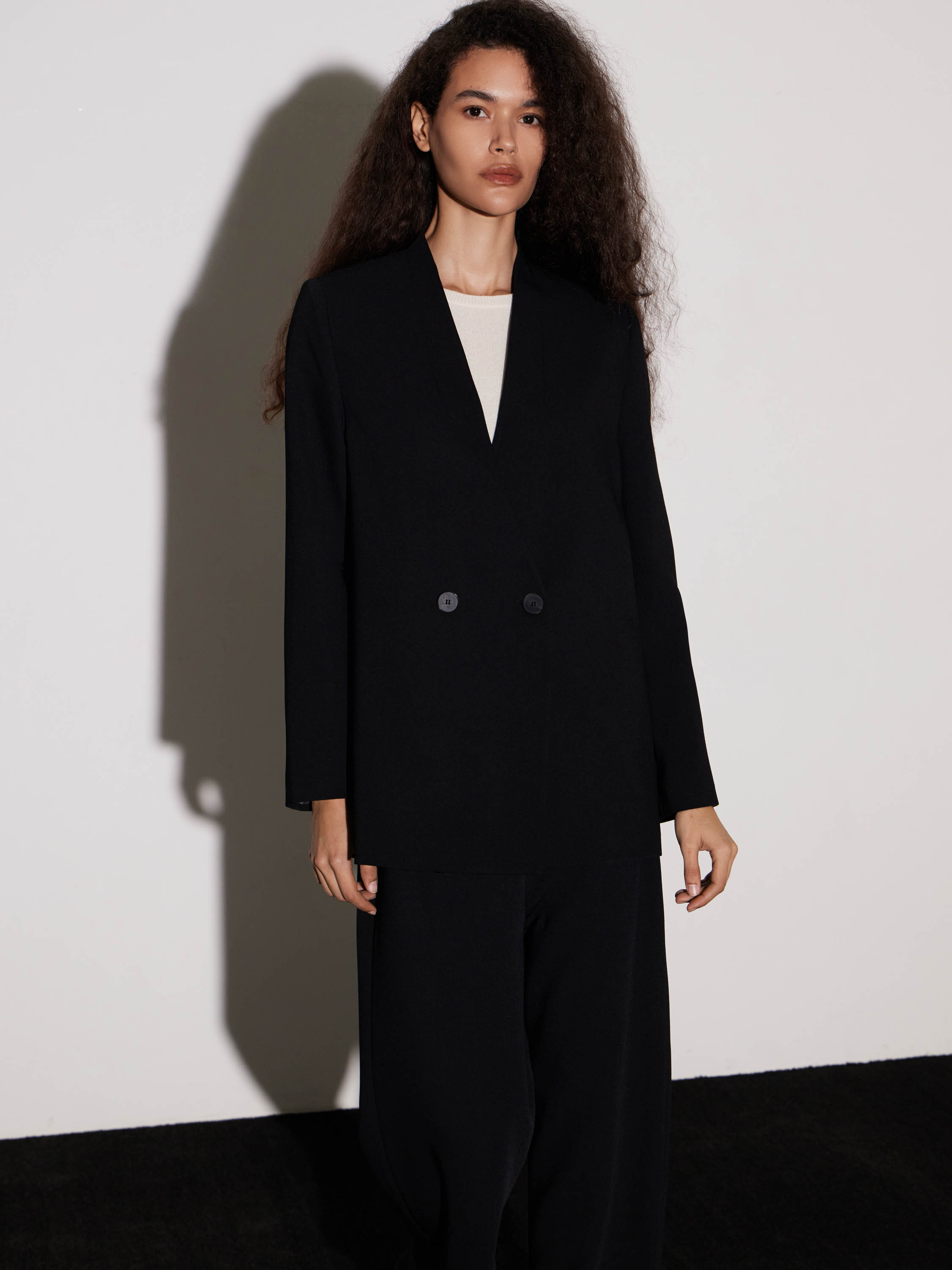 Жакет двубортный без лацканов Жакет двубортный без лацканов