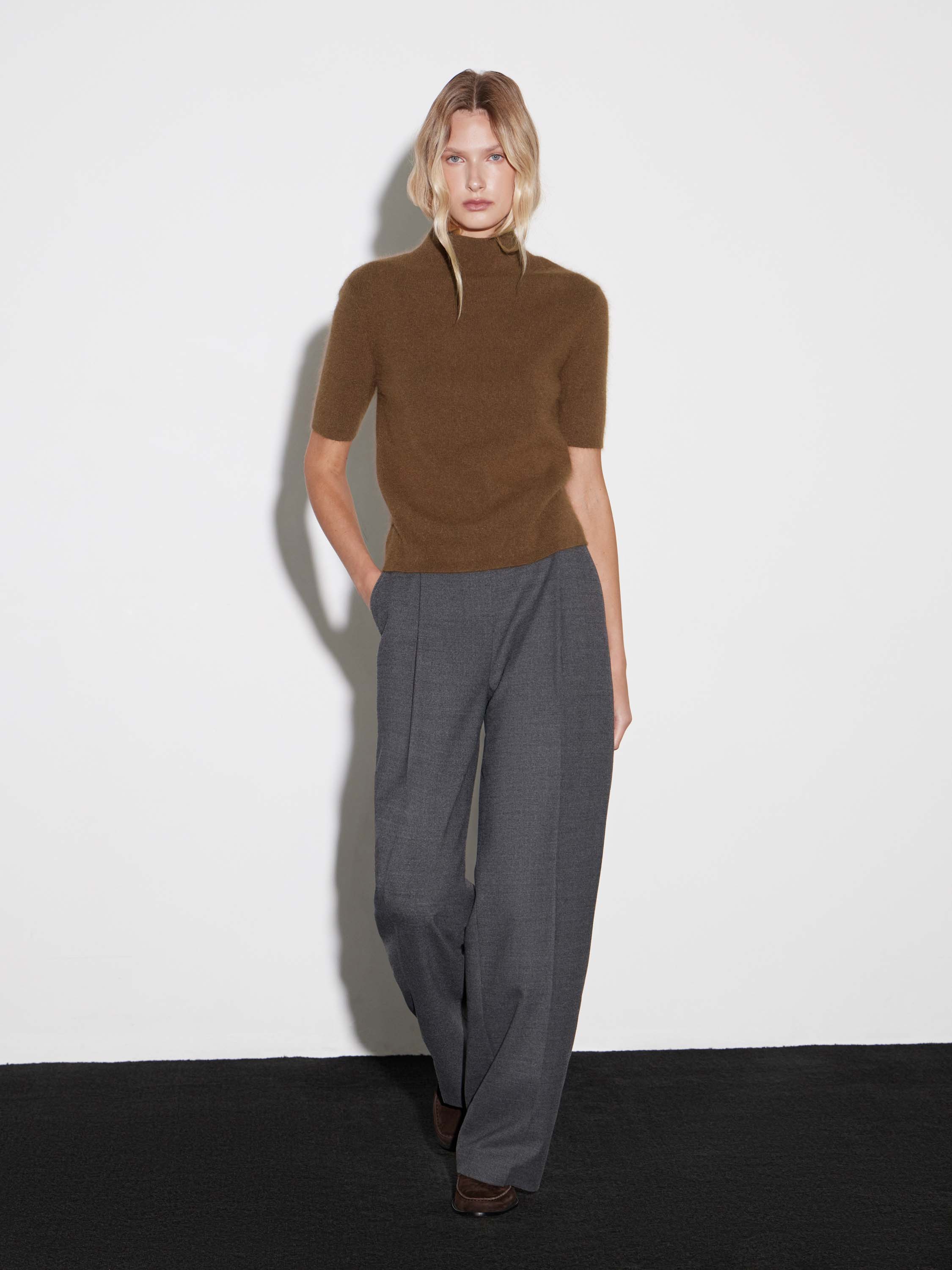 Водолазка из мягкой пряжи ангоры Водолазка из мягкой пряжи ангоры