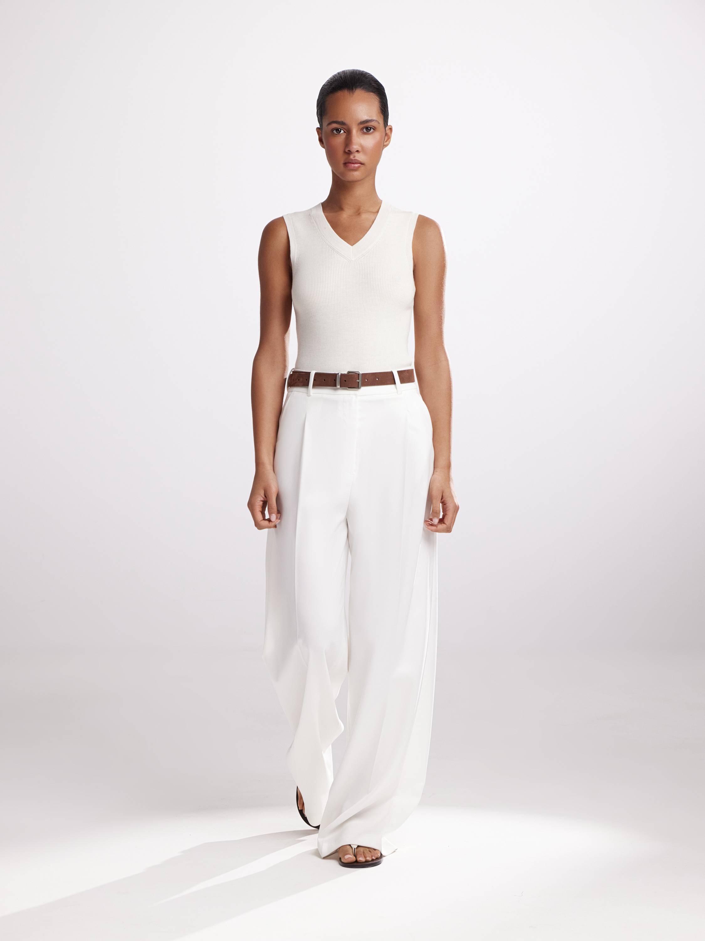 Топ с V-вырезом из 100% шерсти Топ с V-вырезом из 100% шерсти