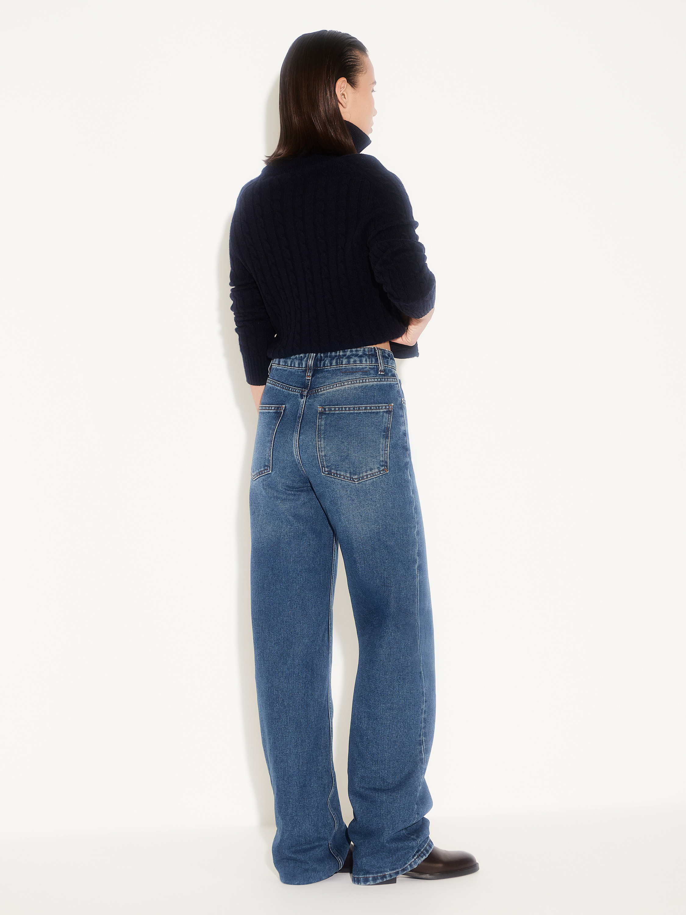 Джинсы широкие Джинсы широкие