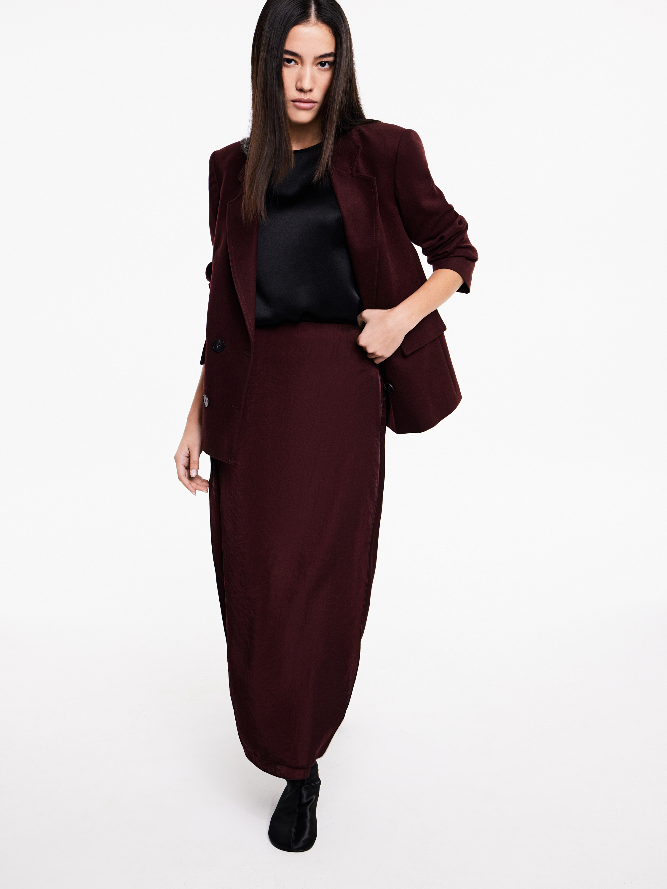 Юбка с разрезами по бокам Юбка с разрезами по бокам