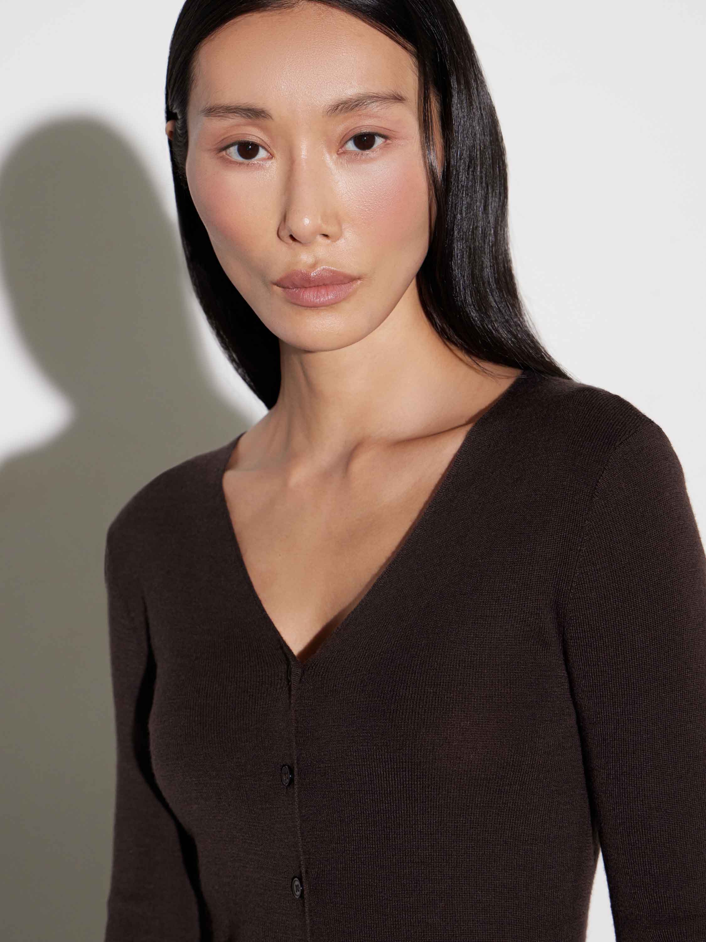 Кардиган с глубоким v-вырезом Кардиган с глубоким v-вырезом