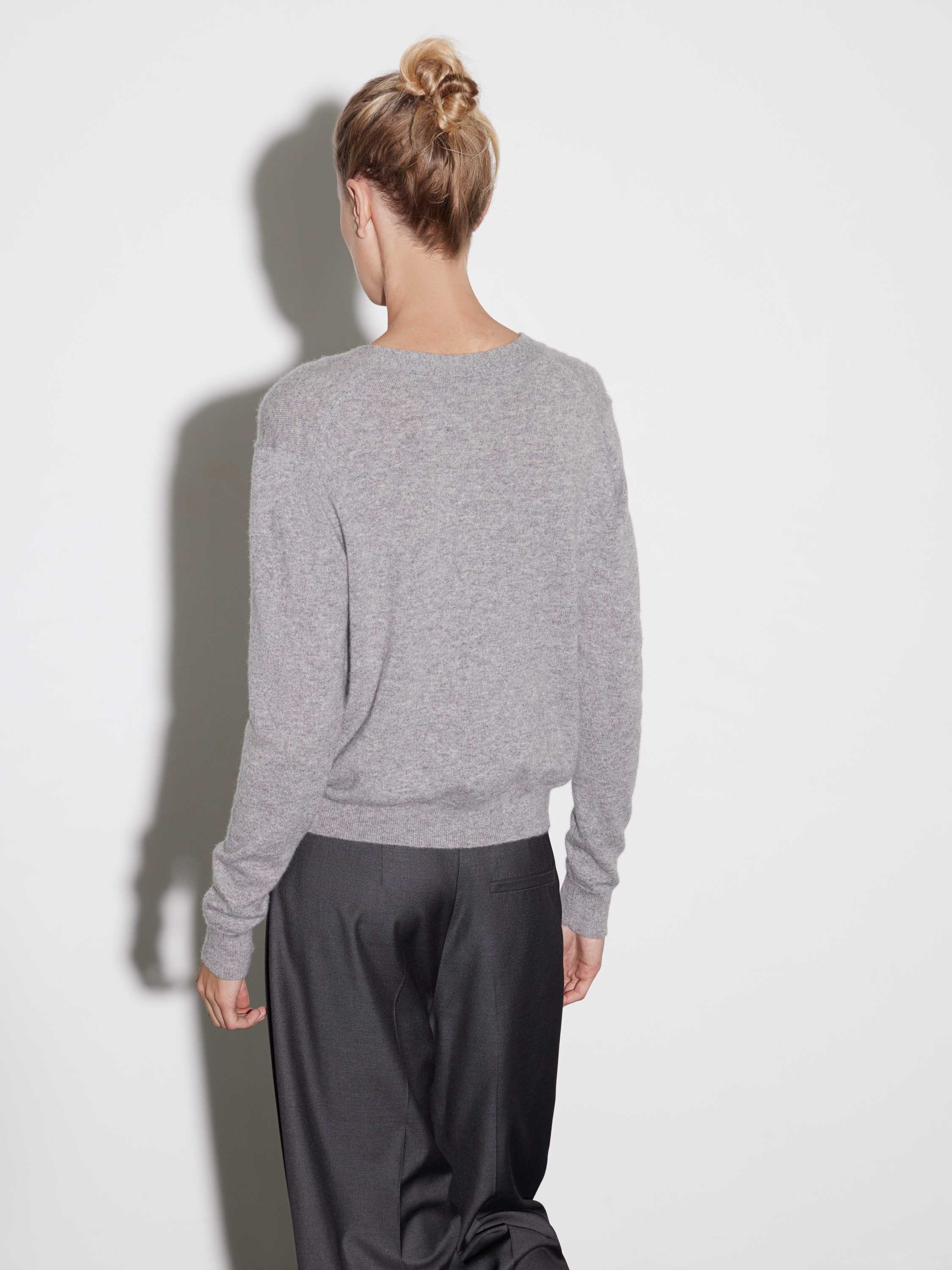 Кардиган с v-вырезом из 100% кашемира Кардиган с v-вырезом из 100% кашемира