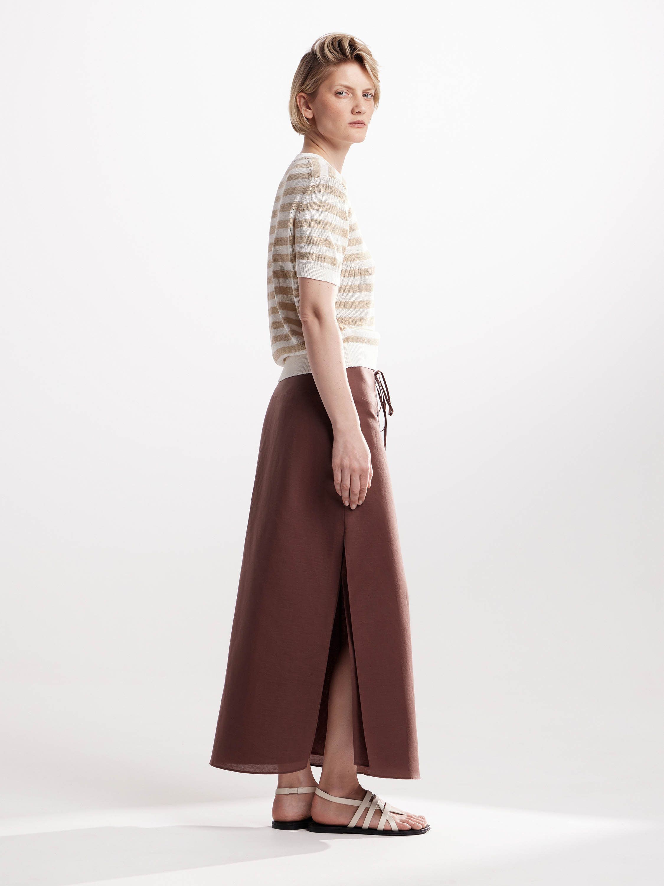 Юбка макси с разрезами по бокам Юбка макси с разрезами по бокам