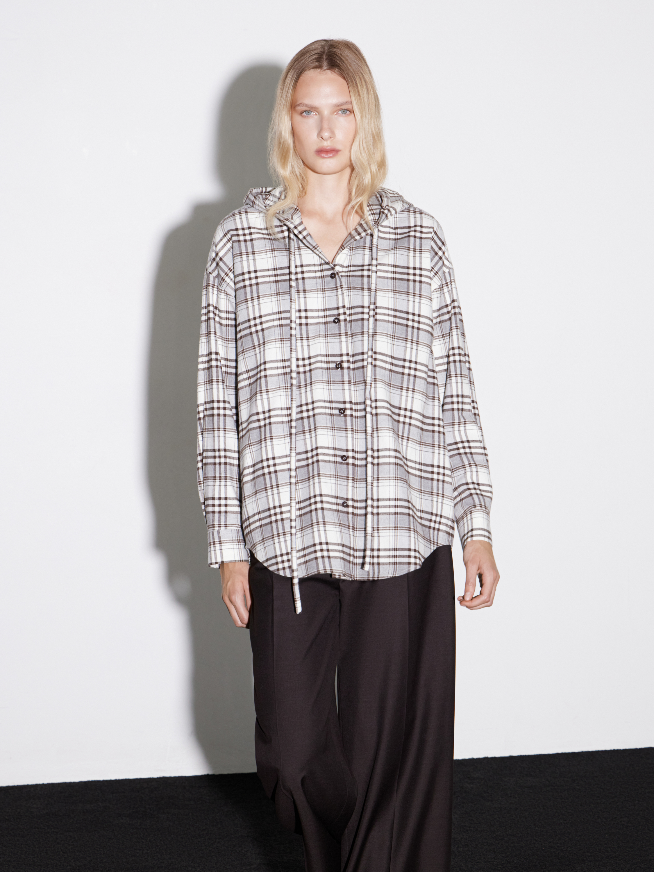 Рубашка с капюшоном Рубашка с капюшоном