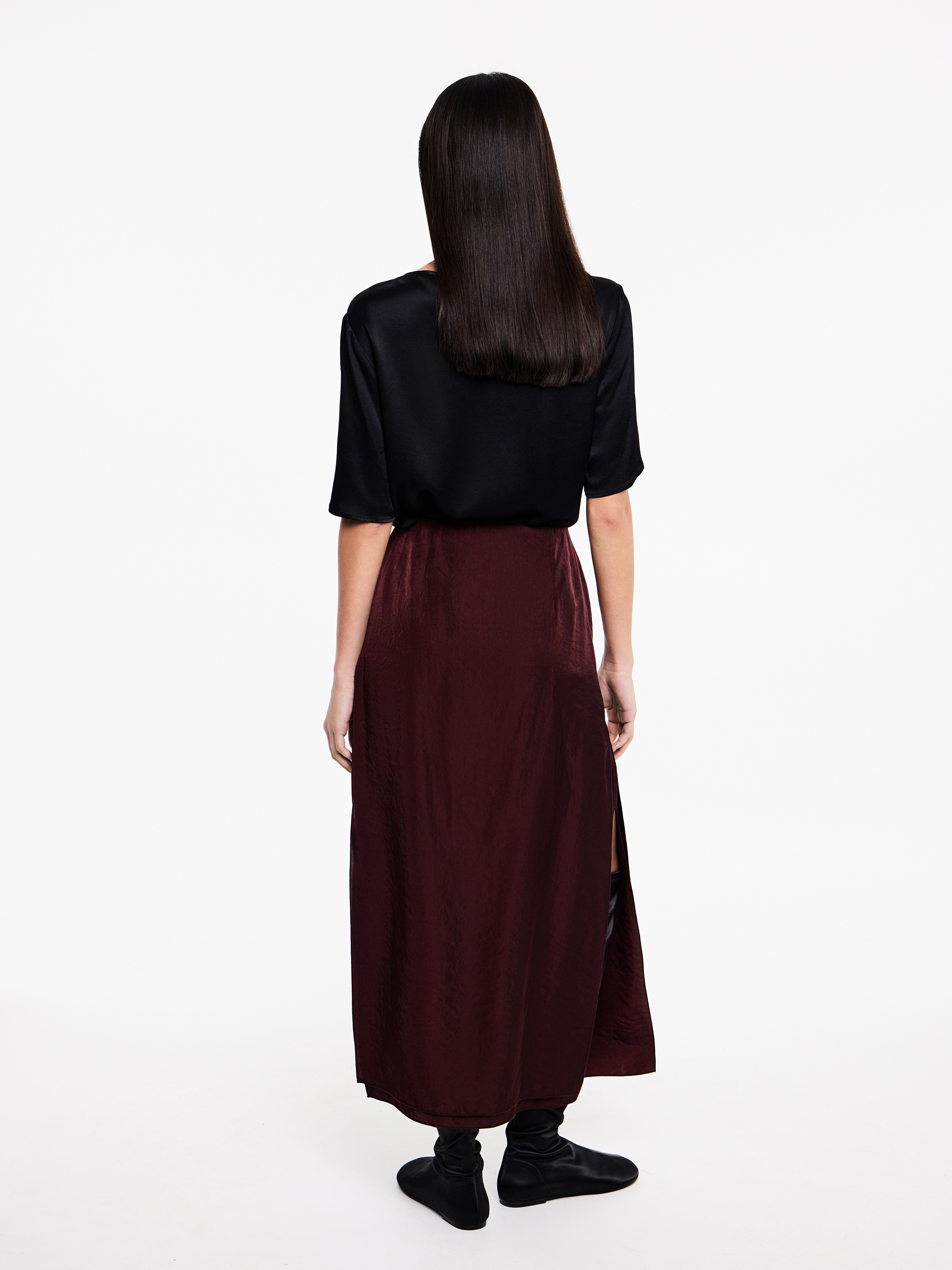 Юбка с разрезами по бокам Юбка с разрезами по бокам