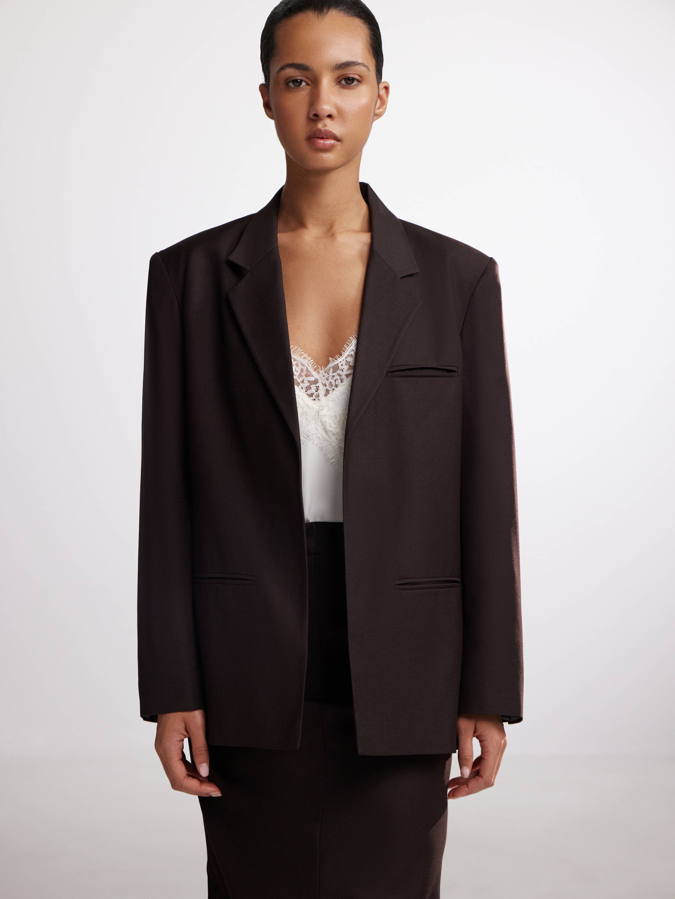 Жакет однобортный из костюмной ткани Жакет однобортный из костюмной ткани