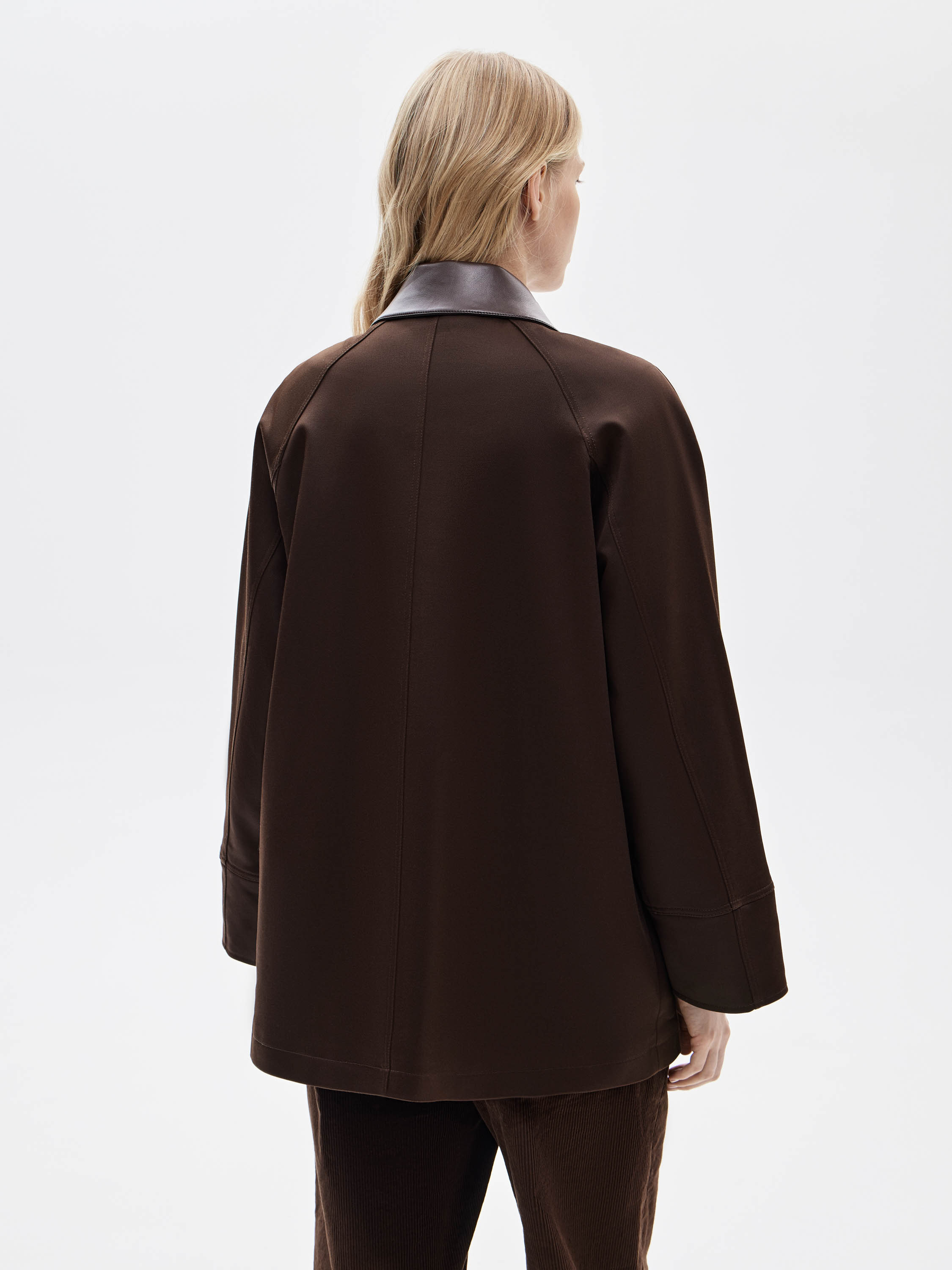 Тренч с контрастным воротником Тренч с контрастным воротником