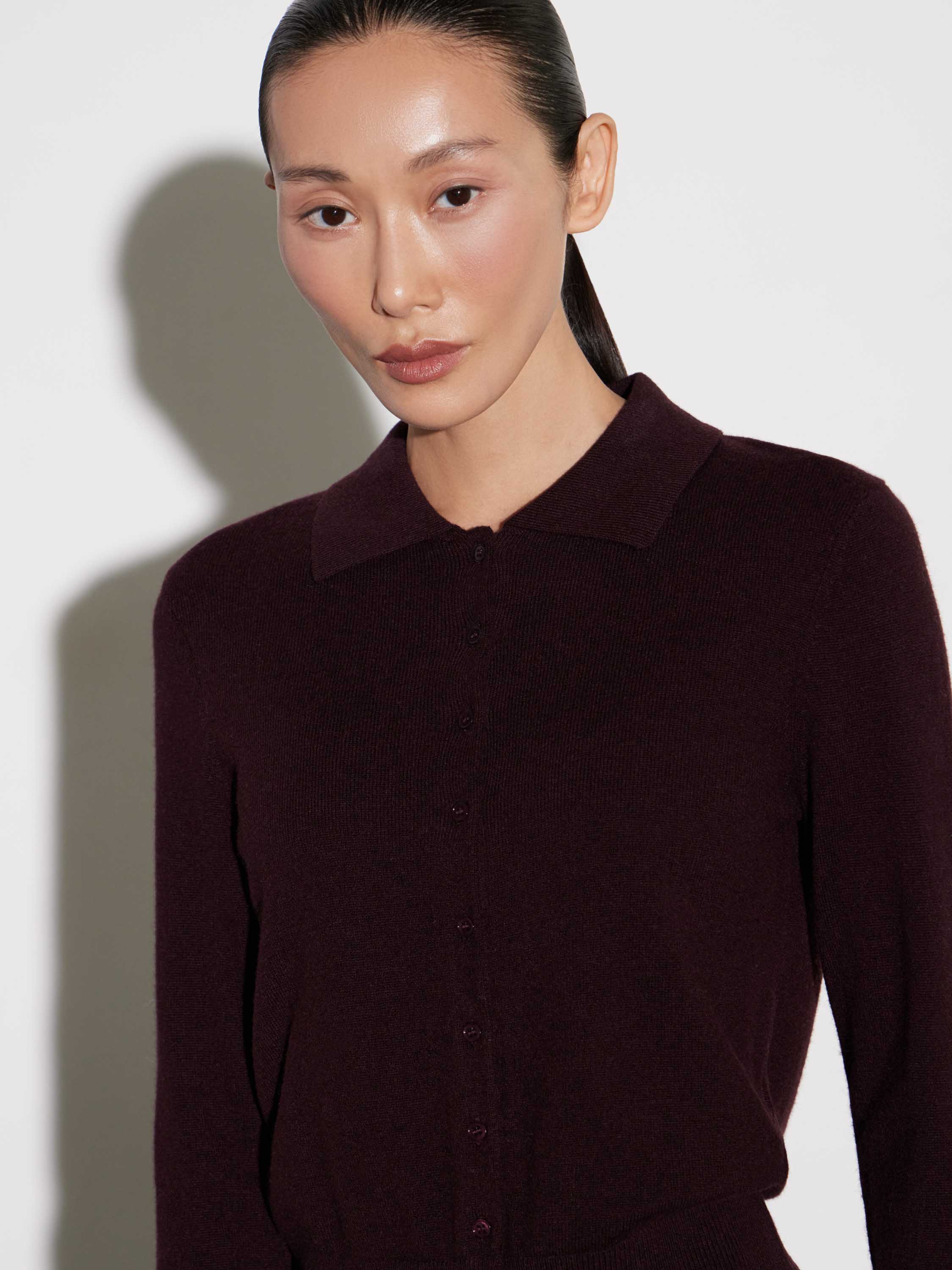 Кардиган облегающего силуэта из шерсти Кардиган облегающего силуэта из шерсти