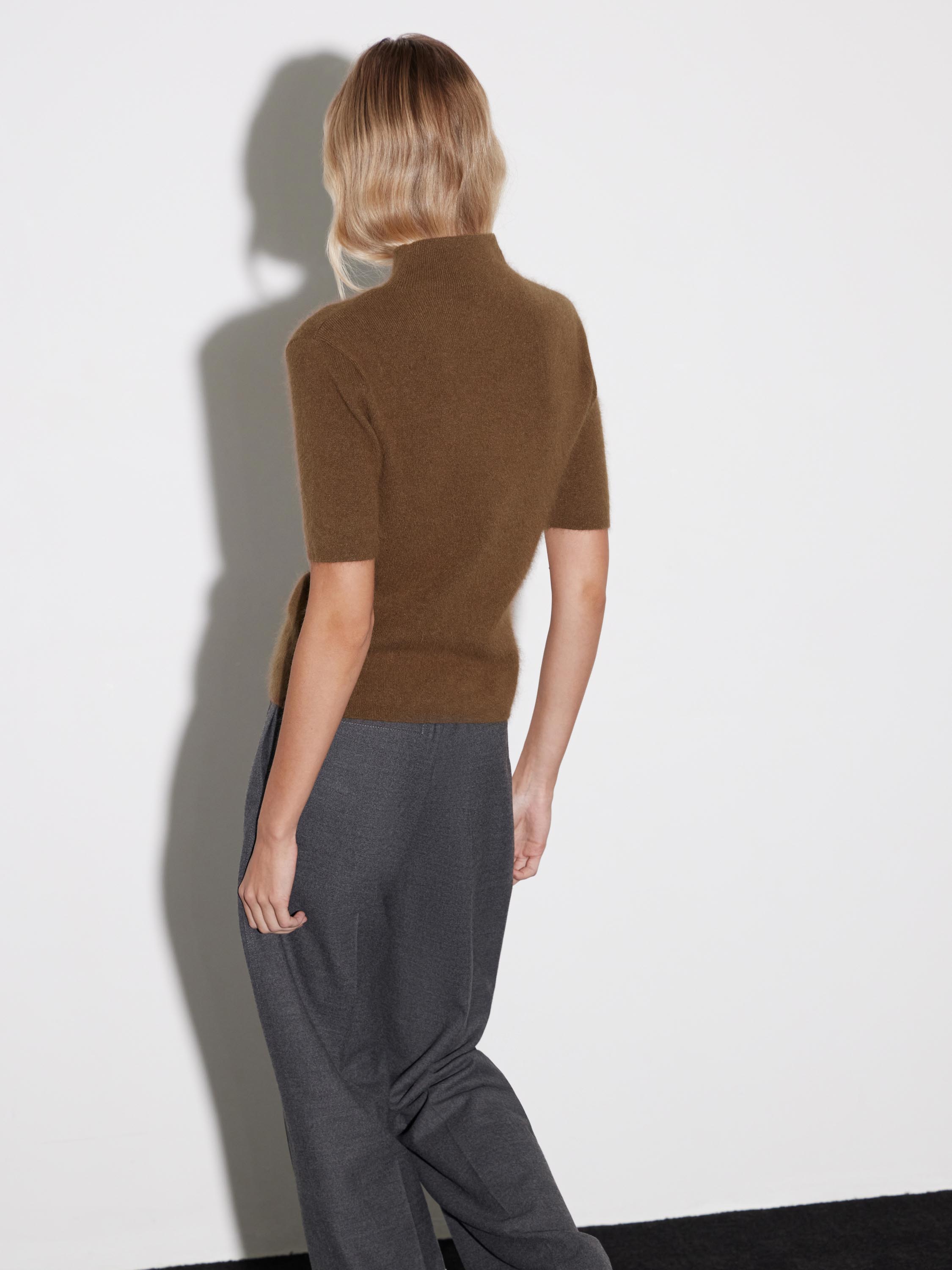 Водолазка из мягкой пряжи ангоры Водолазка из мягкой пряжи ангоры